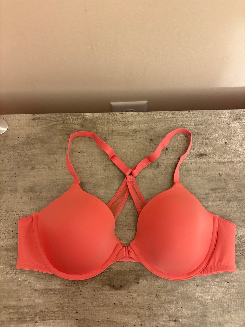 Never Worn Maidenform Racer Back Underwire T-Shirt Bra